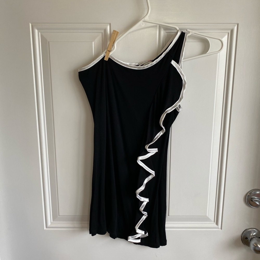One shoulder top.